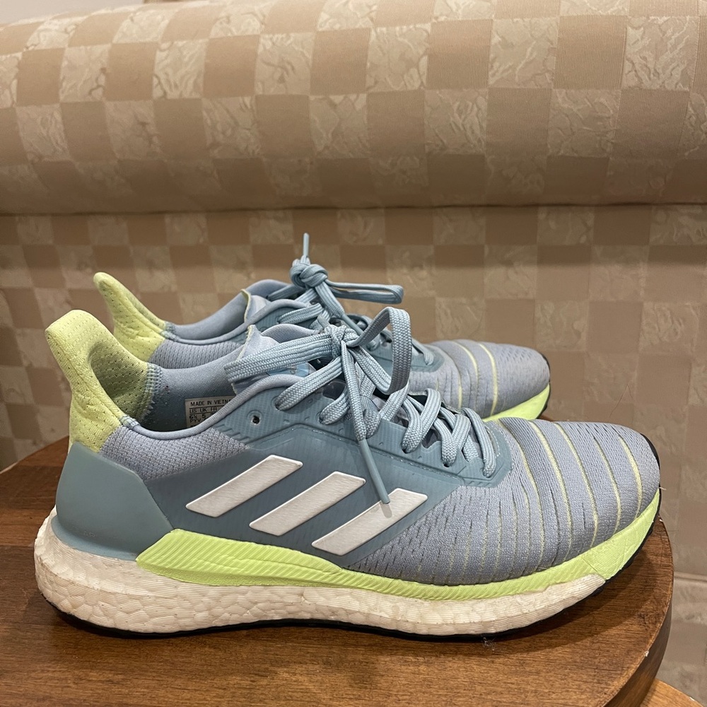 Adidas Solar Glide Women’s size 6.5